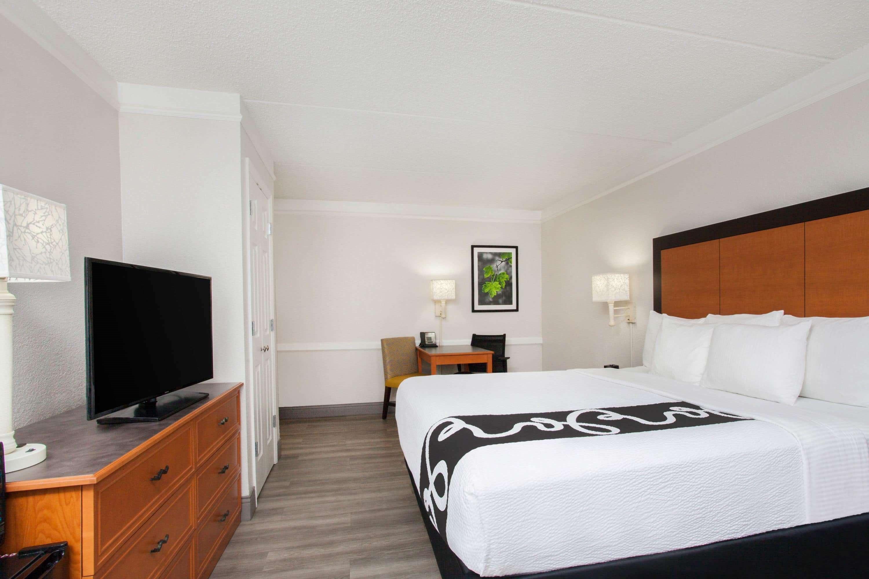 Baymont By Wyndham Fort Myers Central Экстерьер фото